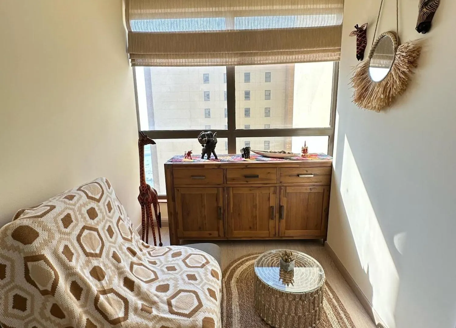 Homestay Room For Rent, African Inspired Style With Stunning Sea View In Jbr Dubai United Arab Emirates