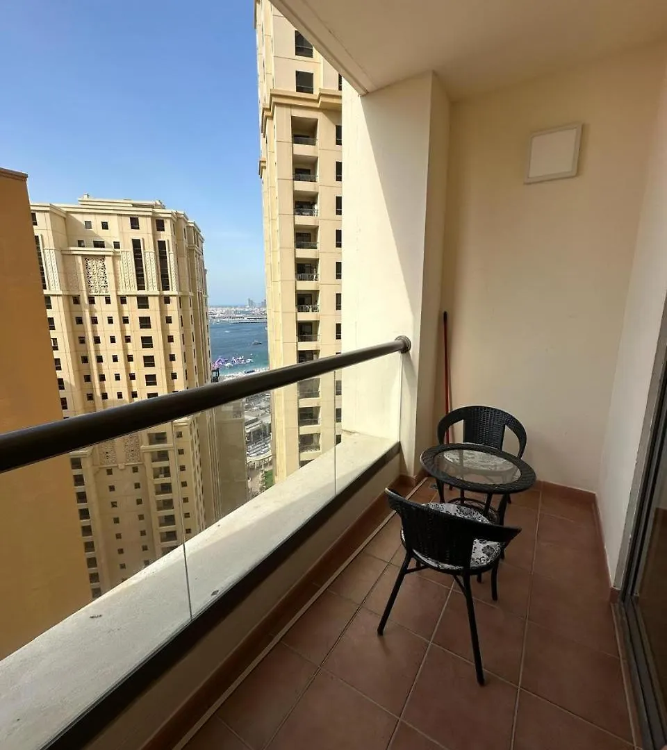 Δωμάτια σε οικογενειακή κατοικία Room For Rent, African Inspired Style With Stunning Sea View In Jbr Ντουμπάι